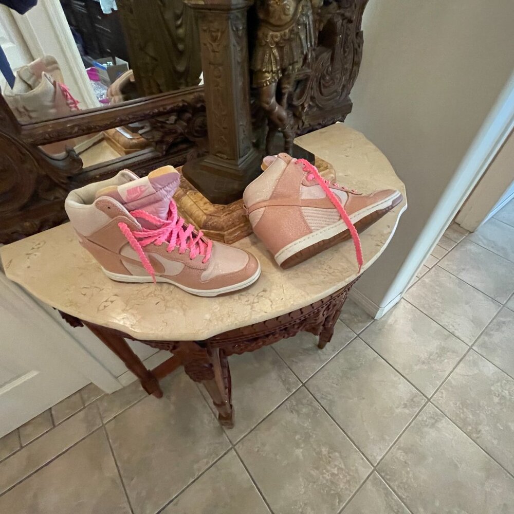 NIKE sky high dunk shoes, sneakers size 8.5 pink